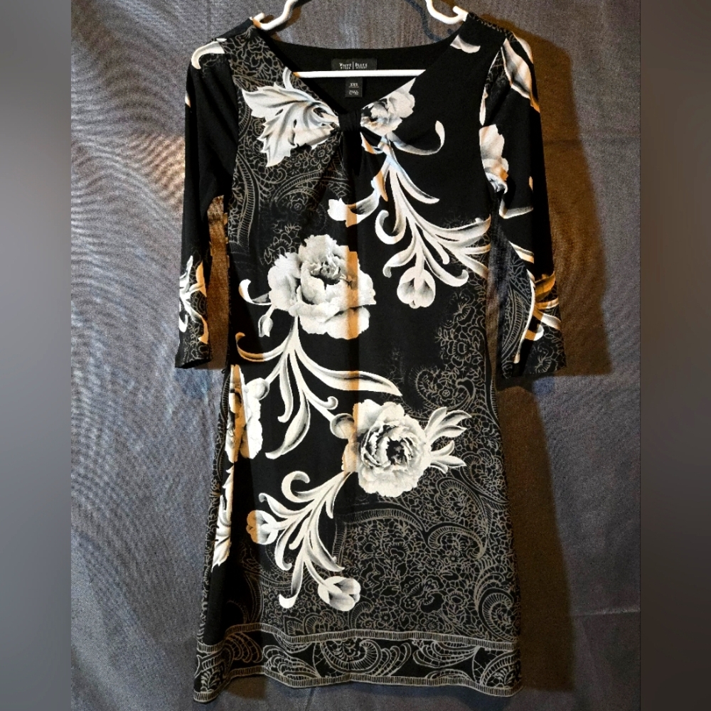 White House Black Market Black and White Floral Dress